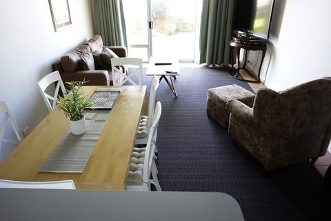 Oceanside 8 - Accommodation QLD 2