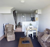 Oceanside 8 - Accommodation QLD