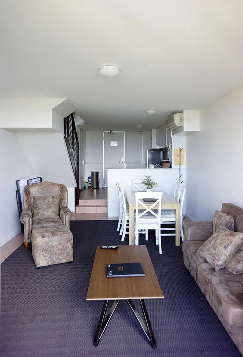 Oceanside 8 - Accommodation QLD 0