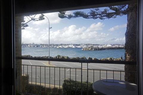 Oceanside 8 - Accommodation QLD 14