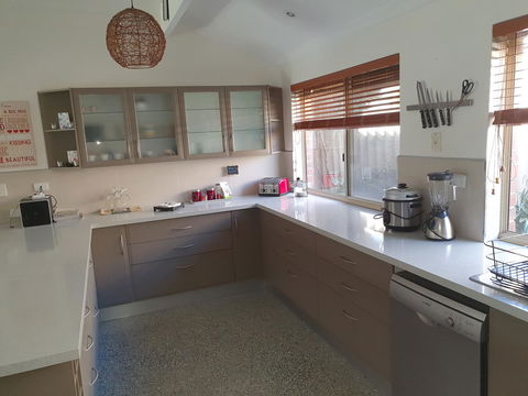 The Entertainer - Accommodation QLD 6
