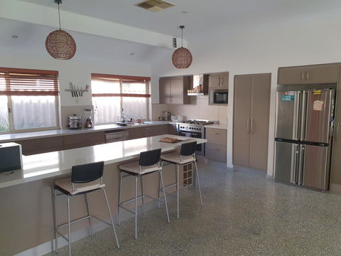 The Entertainer - Accommodation QLD 7