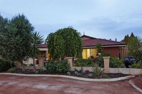 The Entertainer - Accommodation QLD 29