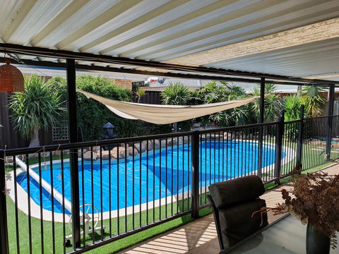 The Entertainer - Accommodation QLD 2