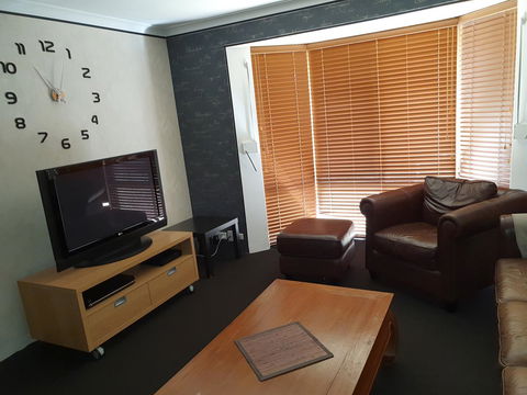 The Entertainer - Accommodation QLD 22