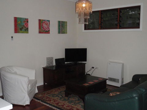 Gypsy Cottage - Accommodation QLD 3