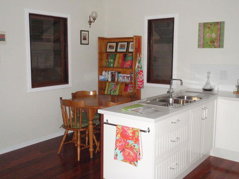 Gypsy Cottage - Accommodation QLD 5