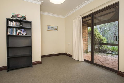 A Hidden Bush Delight - Accommodation QLD 21