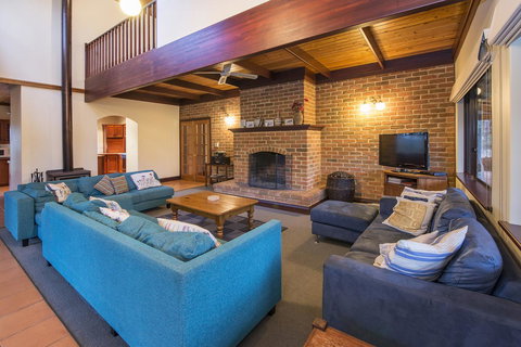 A Hidden Bush Delight - Accommodation QLD 17