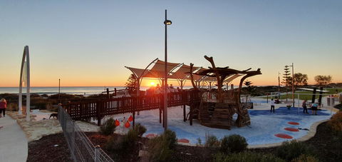West Beach Lagoon 211 â€“ Great Views - Accommodation QLD 27