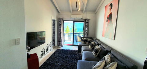West Beach Lagoon 211 â€“ Great Views - Accommodation QLD 5