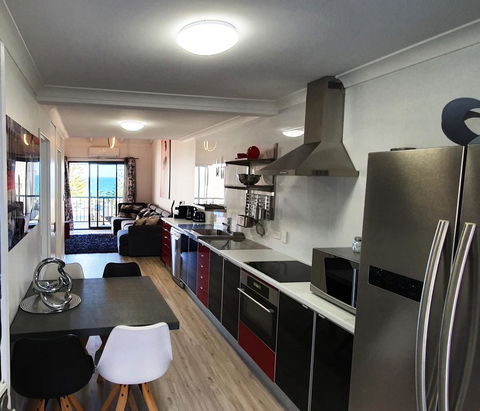 West Beach Lagoon 211 â€“ Great Views - Accommodation QLD 2