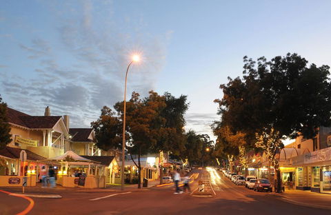 Churchill Studios - Accommodation QLD 12