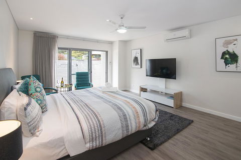 Churchill Studios - Accommodation QLD 2