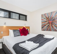 508 Stupendous sunsets  views pool gym parking - Accommodation QLD