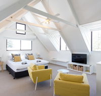 Monument Hill Townhouse - Fremantle - Accommodation QLD