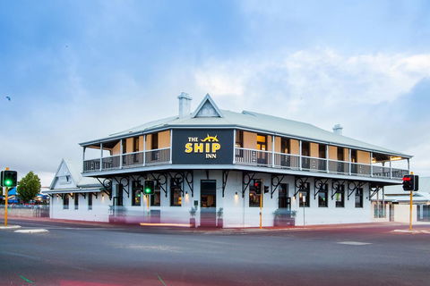 Nightcap At The Ship Inn - Accommodation QLD 4