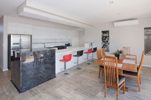 Oceans Edge - Busselton - Accommodation QLD 10
