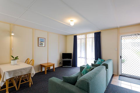 Park Avenue Holiday Units - Accommodation QLD 10