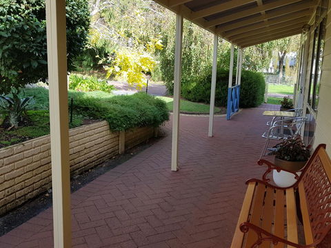 Park Avenue Holiday Units - Accommodation QLD 23