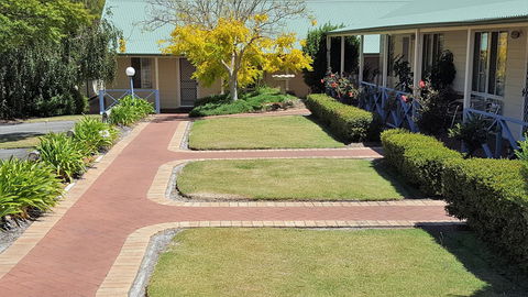 Park Avenue Holiday Units - Accommodation QLD 2