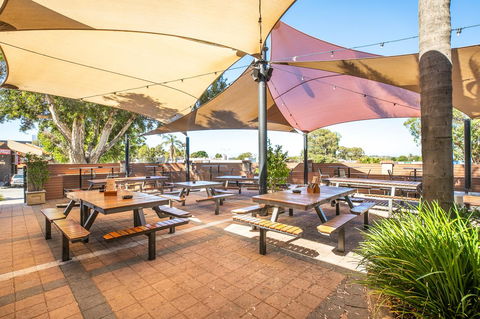 Nightcap At Wanneroo Tavern - Accommodation QLD 29