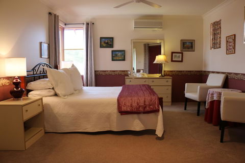 Crossland House - Accommodation QLD 16