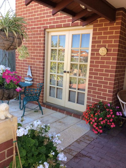 Crossland House - Accommodation QLD 13