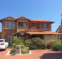 Crossland House - Accommodation QLD