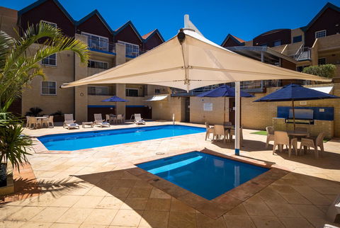 Hillarys Harbour Resort - Accommodation QLD 2