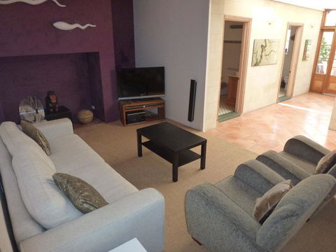 The Russell House - Accommodation QLD 6