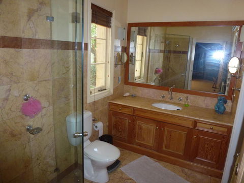 The Russell House - Accommodation QLD 10