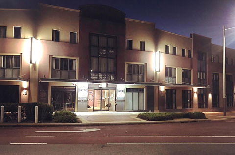 Joondalup City Hotel - Accommodation QLD 6