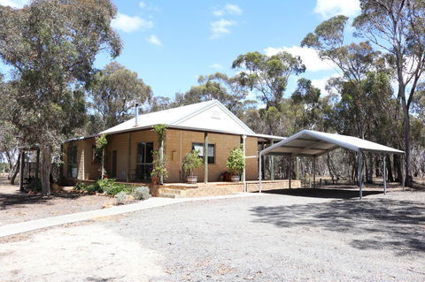 Kendenup Cottages And Lodge - Accommodation QLD 23