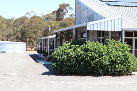 Kendenup Cottages And Lodge - Accommodation QLD 36