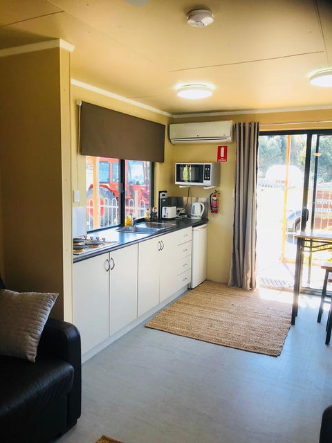 Kendenup Cottages And Lodge - Accommodation QLD 9
