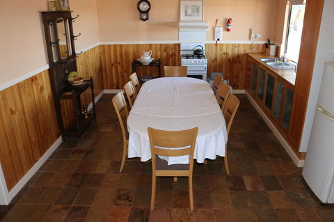 Kendenup Cottages And Lodge - Accommodation QLD 13