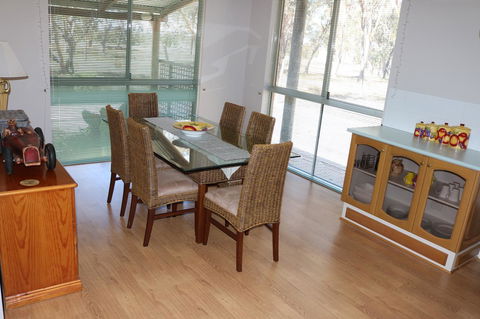 Kendenup Cottages And Lodge - Accommodation QLD 10