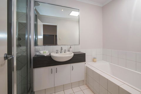 Rooftop Margaret River - Accommodation QLD 9