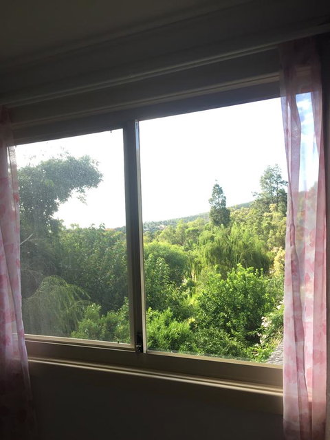Bright & Beautiful Home On The Hills! - Accommodation QLD 19
