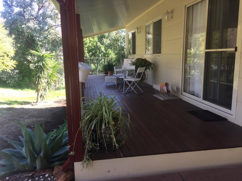 Bright & Beautiful Home On The Hills! - Accommodation QLD 2