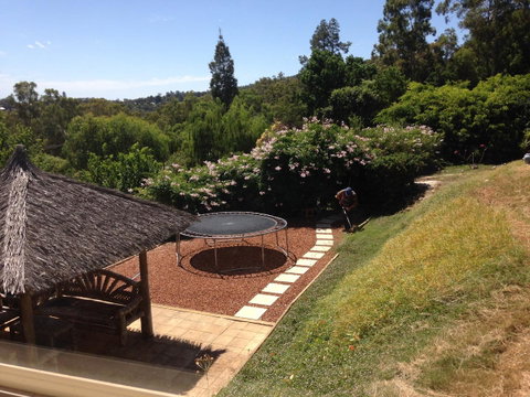 Bright & Beautiful Home On The Hills! - Accommodation QLD 0