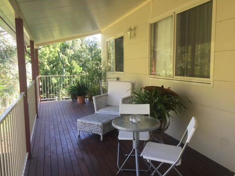 Bright & Beautiful Home On The Hills! - Accommodation QLD 3