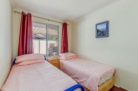 Brilliant, Neat, Convenient, Family-friendly House - Accommodation QLD 9