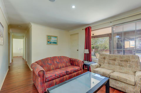 Brilliant, Neat, Convenient, Family-friendly House - Accommodation QLD 2