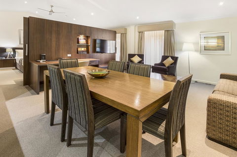 Karratha International Hotel - Accommodation QLD 6
