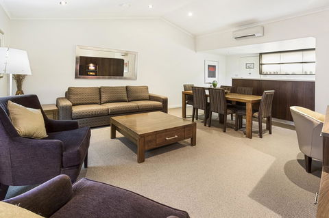 Karratha International Hotel - Accommodation QLD 3