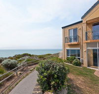 Caravel Beach House Mandurah - Accommodation QLD