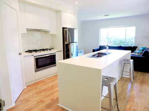 Contemporary Cove - Quindalup - Accommodation QLD 7