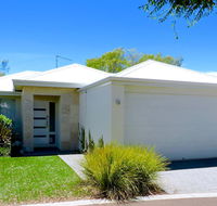Contemporary Cove - Quindalup - Accommodation QLD
